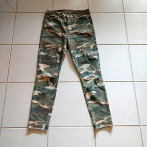 MOTHER High Waisted Camo Looker Ankle Fray Sz 29